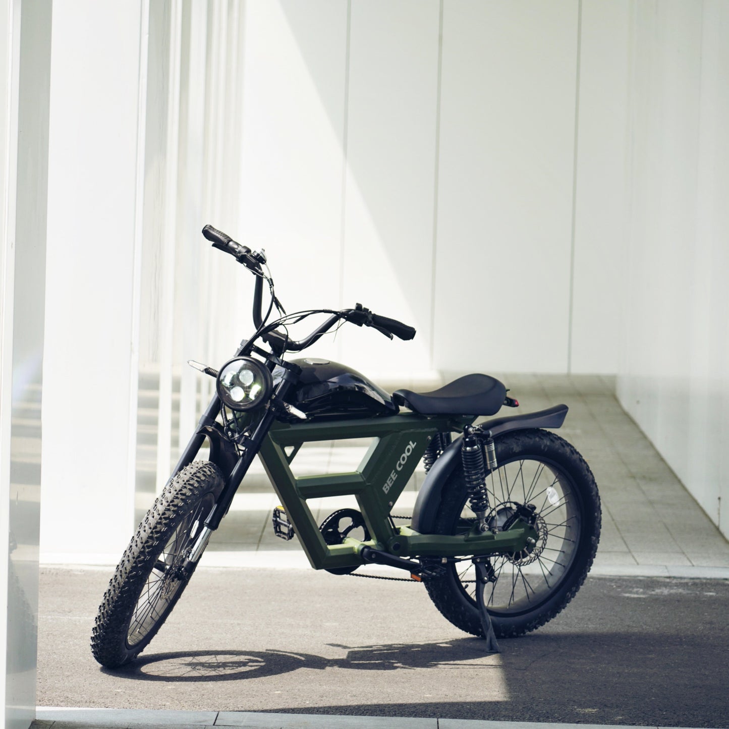 BeeCool Full Black Bee Challenger Long Range Full Suspension Electric Bike, 750W Motorcycle eBike, 100MI Range, 48V 30Ah Battery 24"x4" Fat Tire, 400LBS Payload, 20MPH, 7 Speed, Hydraulic Brakes